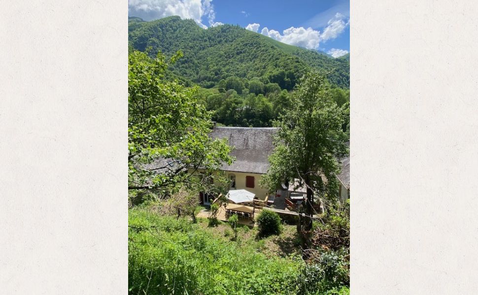 Belle maison de montagne dans une village des Pyrenees